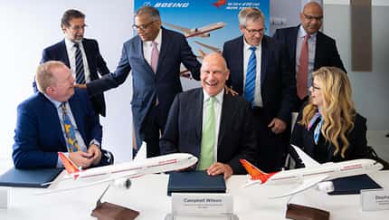 Air India unterschrieb in Paris auch den Großauftag für Boeing. 