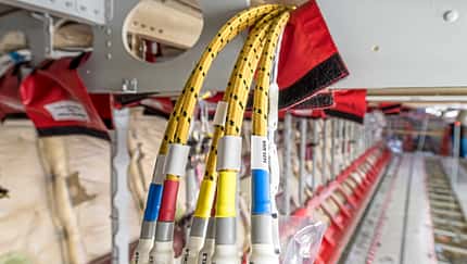 Technik, Briefing, Stromnetze, Bordnetz, Generator, APU, RAM Turbine, Hilfstriebwerk, Notfall So wird in einem Flugzeug Strom erzeugt