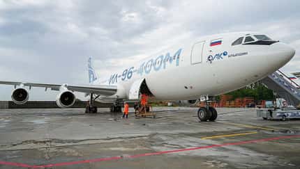 Iljuschin Il-96-400M 
