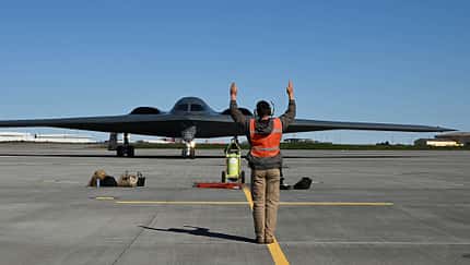 Northrop Grumman B-2A der USAF in Keflavik.