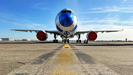 Die neunte A330neo kommt im blauen Streifen-Look