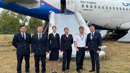 Russischer Airbus landet im Feld - schon wieder?!