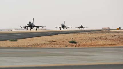 Drei rollende Eurofighter in der Wüste