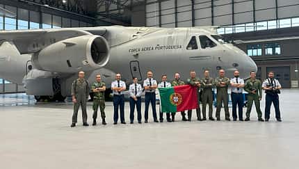 Hier kommt die erste KC-390 mit NATO-Ausstattung