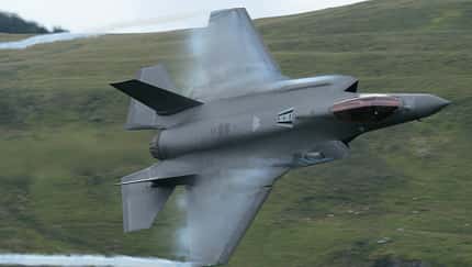 Kampfjets hautnah: Tiefflug im Mach Loop 
