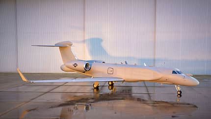 EC-37B vor Hangar