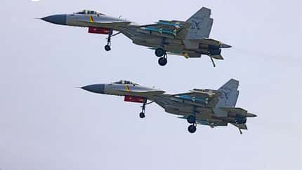 J-15 zwei Flugzeuge in Formation