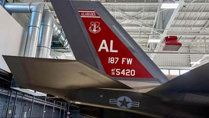 F-35 Lightning Alabama Air National Guard mit rotem Leitwerk