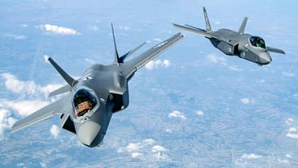 F-35 Lightning II Zwei Flugzeuge in der Luft