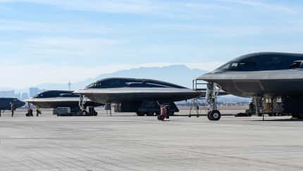 B-2 Nellis AFB nebeneinander