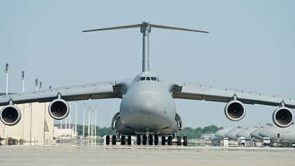 C-5M Galaxy rollend von vorn