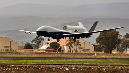 Northrop Grumman MQ-4C Triton landet in Sigonella.