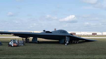 B-2 Spirit nach Unfall im Gras