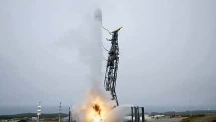 Falcon 9 bringt EarthCARE in den Orbit