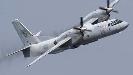 Ehemals kroatische An-32 mit Hoheitsabzeichen der Ukraine.