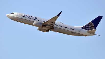 Boeing 737-800 United Airlines beim Start