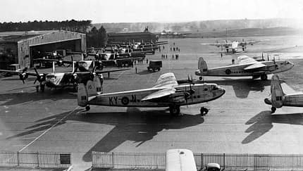 Avro York während der Luftbrücke am Flugplatz Berlin-Gatow