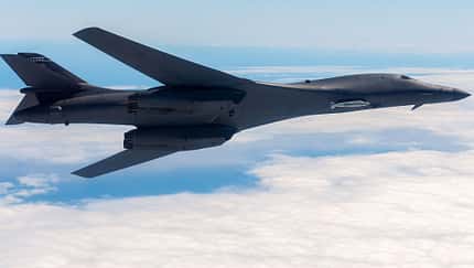 B-1B Lancer bei Testflug mit neuem Pylon