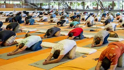 Massen-Yoga in Indien