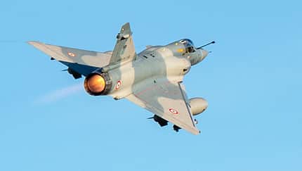 Dassault Mirage 2000 im Flug mit Nachbrenner