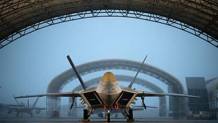 F-22 Raptor im Unterstand in Langley