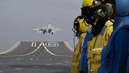 Start vom China-Flugzeugträger Liaoning.