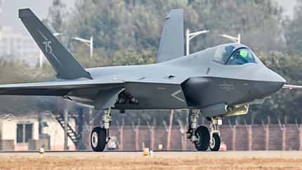 Neue Kampfjets aus China feiern Premiere.
