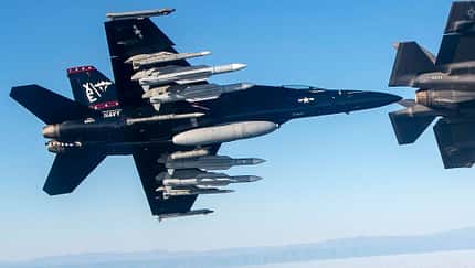 US Navy Super Hornet mit vier AIM-174-Flugköpern Nahaufnahme