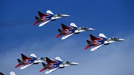 Mikojan MiG-29 russische Kunstflugstaffel Swifts in Formation