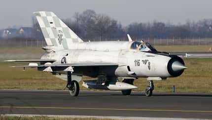 Rollende Mikojan MiG-21 Kroatien
