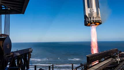 SpaceX fängt Booster auf, verliert Oberstufe