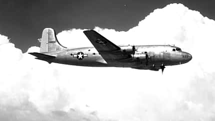 Douglas C-54 Skymaster USAAF im Flug