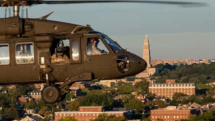 Deatil Bug UH-60 der US Army über Washington D.C.