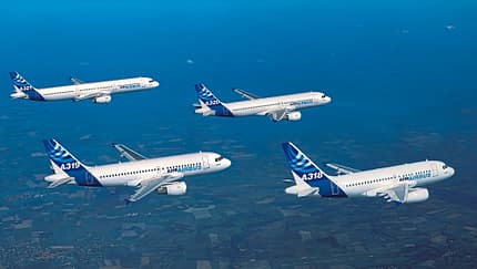 Formationsflug der Airbus A320-Familie mit einer A318, A319, A320 und A321