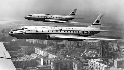 Zwei Tupolew Tu-124 der Vorserie im Formationsflug zu sehen