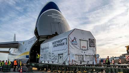 Antonow An-124 aus der Ukraine liefert Gateway-Modul für die Mondstation. 