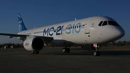 Jakowlew MS-21-310, Erstflug mit russischen Komponenten-