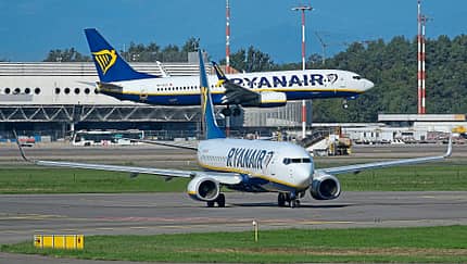 Zwei Boeing 737 von Ryanair am Flughafen Mailand-Malpensa
