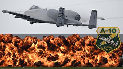 A-10 im Flug mit Explosion und Wappen Montage