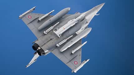 Dassault Rafale im Steigflug mit ASMPA-Lenkwaffe bestückt