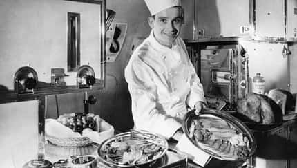 Erste Klasse "Senator"-Bordservice in den Boeing 707 Jets der Lufthansa (1960)
