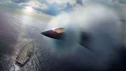 Boeing F/A-XX im Flug über Flugzeugträger