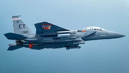 F-15E Eagle mit AGR-20 im Flug