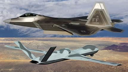 F-22 Raptor und MQ-20 Avenger im Flug (Montage)