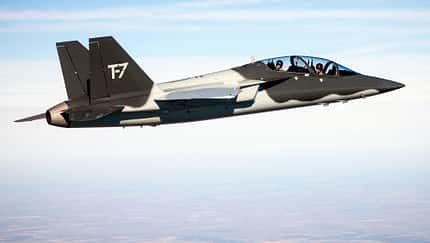 T-7 Trainer im Flug