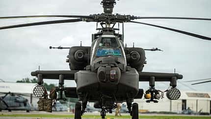 AH-64E Apache Kampfhubschrauber Ansicht von vorne