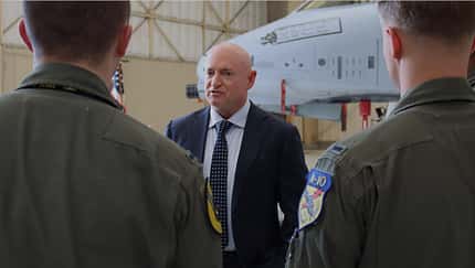 Ex-Astronaut verklagt US-Verteidigungsminister