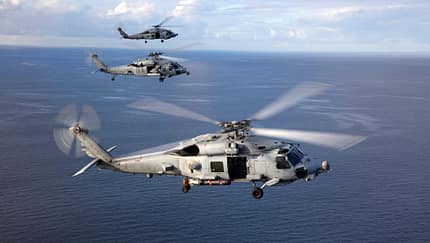 Drei Hubschrauber in Formation