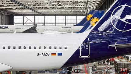 Lufthansa A320 D-AIZG in einem Hangar