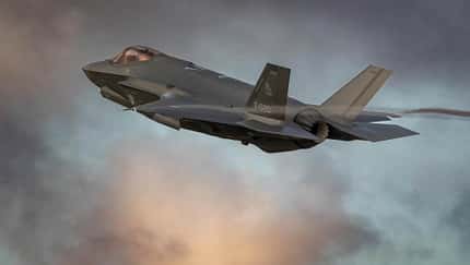 Eine F-35 der niederländischen Luftwaffe im Flug.